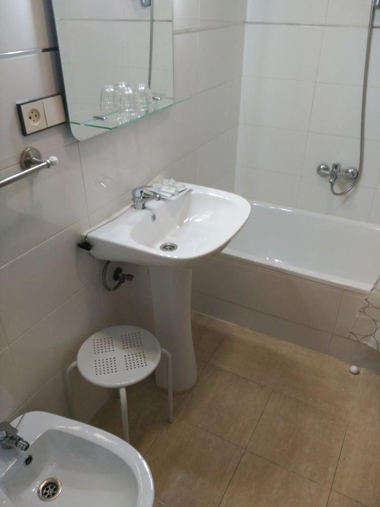 Hotel Vaqueros Langreo Eksteriør bilde